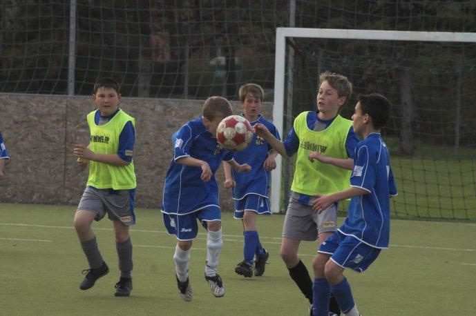 Nieuwsbrief juni 2013 Doelstelling van de Stichting Leergeld Veldhoven en De Kempen Nieuwe voorzitter Stichting Leergeld Stichting Leergeld Veldhoven en De Kempen heeft een nieuwe voorzitter.