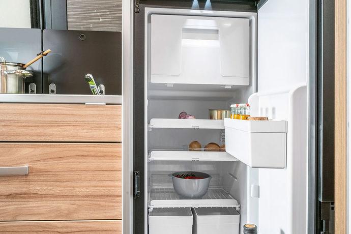 Uitgekiend afsluitprofiel Grote koelkast Om het werkvlak in de keuken te vergroten, kunt u in de voeg van het afsluitprofiel van het