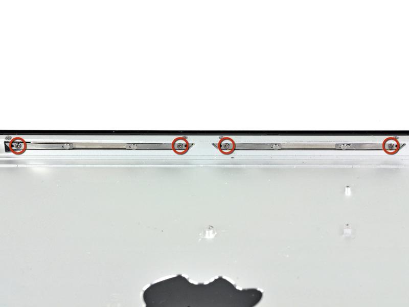 Stap 5 Dit zijn de magneten aan de linkerkant van de ipad 2 - degenen die het frame van de Smart Cover te trekken.