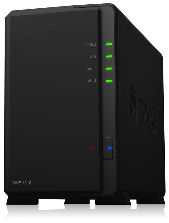 NVR1218 kan eenvoudig worden geïmplementeerd en ingesteld zonder computer en internetverbinding 1, wat handig is voor de eerste installatie van het systeem op externe of beveiligde locaties zonder