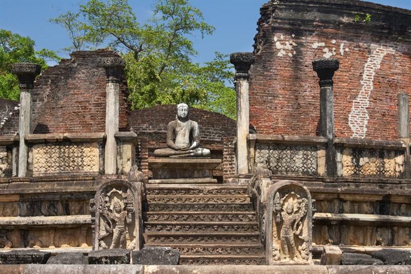 Dag 5: Dambulla / Excursies Polonnaruwa & Minneriya Nationaal Park Vrije dag.