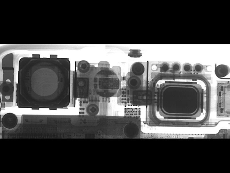 Stap 2 Een andere grote verbetering van de iphone 6 platform is de camera. Hier is de x-ray beeld van de bovenkant van de iphone 6 toont zowel de FaceTime (rechts) en isight (links) camera's.