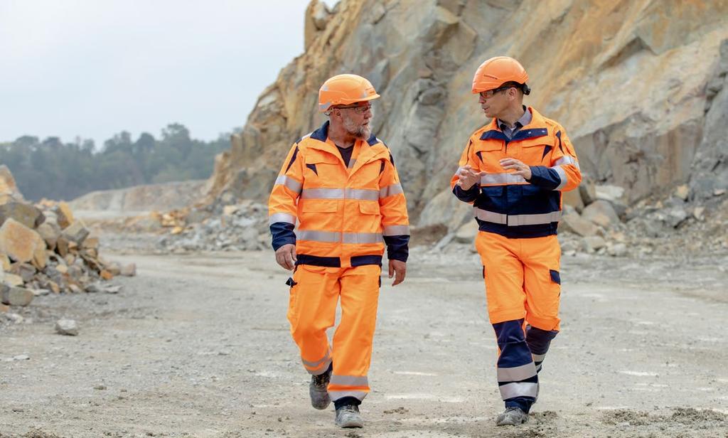 Laat zien dat je met Health & Safety begaan bent. Want veilig gedrag werkt aanstekelijk. VISIBLE FELT LEADERSHIP Rolmodel voor veiligheid Veiligheid is een zaak van iedereen.