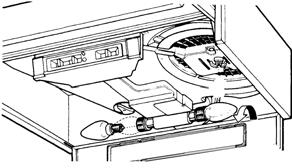 VERLICHTING Het afzuigraster openen en controlleren dat de verlichtingslampen goed aangeschroeft zijn. Indien nodig vervangen door steeds lampen van het zelfde type en vermogen te gebruiken.