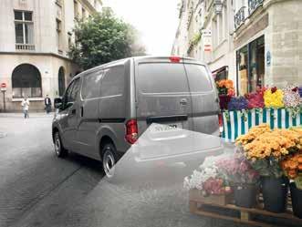 STADSVERNUFT De NV200 haalt zijn hart op in de stad. Door zijn unieke afmetingen verlopen parkeren en door het verkeer bewegen gemakkelijker dan bij concurrerende modellen.