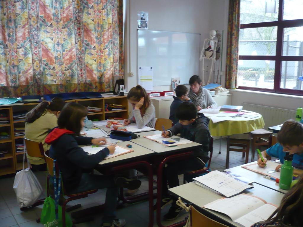 WELKOM IN ONZE BASISSCHOOL De Sint-Vincentschool is een echte basisschool, een eenheid waarin kinderen samen leren en ontdekken.
