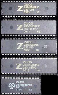 Thermostaat met de Z80 Benodigde componenten: CPU (Z80) 2x PIO (2x 16 = 32 I/O lijnen) SIO (seriële