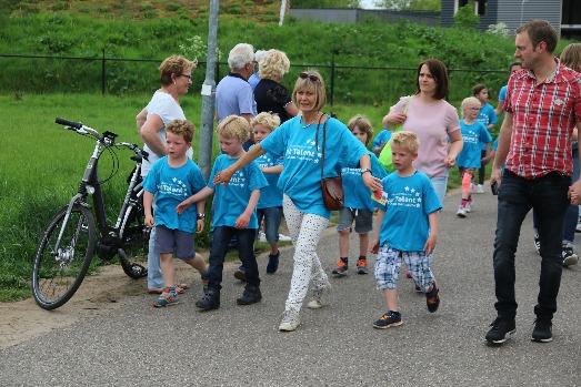 Donderdag Donderdag Route 03 km Start camping de Mussenkamp 1. LA vanaf de camping Mussenkampseweg 2. LA T-splitsing Kooiweg 3. RA 3-sprong Horsthoekerbeek 4. RD Zijwegen negeren 5.