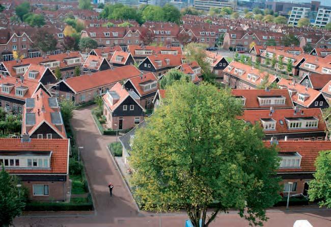 Afwijkende functies zoals kerken, scholen en (voormalige) badhuizen zijn in de regel onderdeel van het stedenbouwkundig plan.