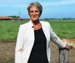 WIE IS JACQUELINE? Jacqueline is echtgenote van wijlen burgemeester Willy Vanheste (burgemeester van 1994 tot 2007) en mama van de huidige burgemeester Ann Vanheste.