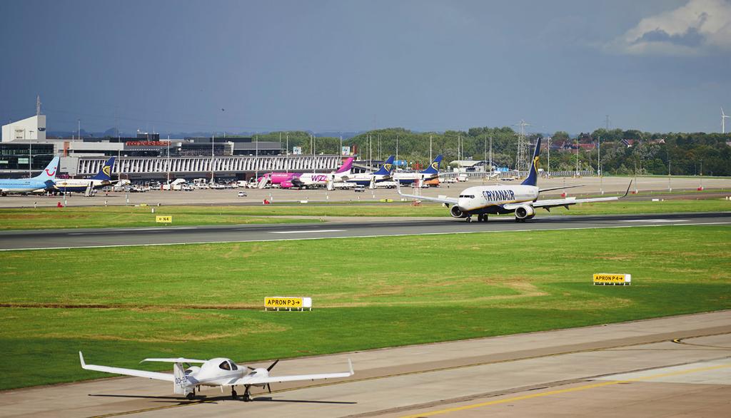 Belgocontrol en SOWAER ondersteunen de evolutie van de luchthavens van Luik en Charleroi Op 24 januari 2017 ondertekenden Belgocontrol en SOWAER een kaderovereenkomst die het beheer en de