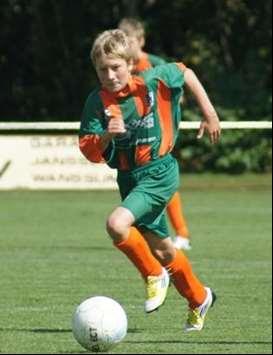 EWC-er belicht jeugd Mijn naam is: Lery Koppes Ik ben geboren op: 23-05-1999 In welk elftal speel je nu: Positie in elftal: Beste voetballer: Beste voetbalclub: Beste trainer: Ik ben gaan voetballen