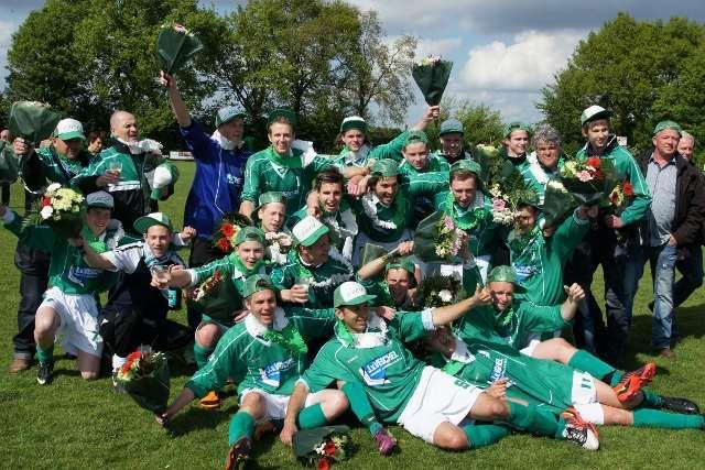 Kampioen senioren Met een fonkelende 0-6 overwinning op Hegelsom pakt EWC 1 het kampioenschap in de