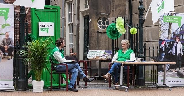 Algemeen Ambassadeurs Grunneger Power gaan de buurt in Leden van lokale energiecoöperatie Grunneger Power informeren Stadjers over het besparen, opwekken en gebruiken van lokale, groene energie.