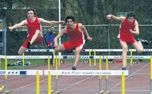 Clubrecords JONGENS B 100m Mario Alblas 11.2 ht 170687 Rotterdam Rowdy Huizer 11.2 ht 080890 Lisse Tim Dekker 11.30 et 250410 Santpoort 200m. Tim Dekker 22.77 et 060610 Hoorn 400m. Tim Dekker 51.