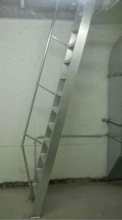Verplichte karakteristieken : Ladder : - Uit glasvezelversterkte kunststof, of in aluminium. - De sporten zijn voorzien van een anti-sliplaag.