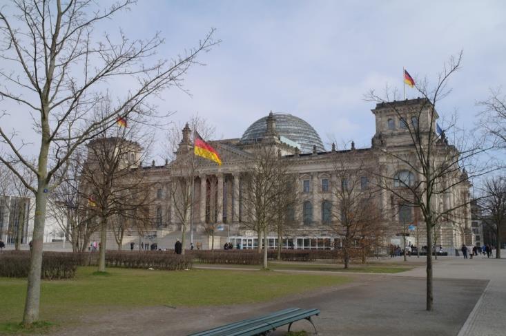 Het was de bedoeling dat we daar gingen lunchen, maar we hadden nog maar twintig minuten de tijd, omdat we om half twee bij het Holocaust Museum moesten zijn.