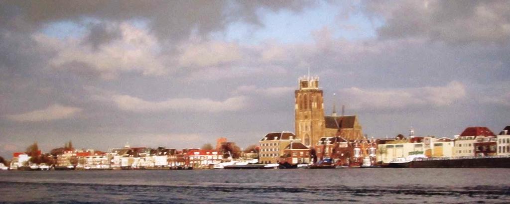 Water heeft naast veel goeds ook helaas ook een wat minder goede invloed op de geschiedenis van Dordrecht gehad maar hij blijft onlosmakelijk met Dordrecht verbonden.