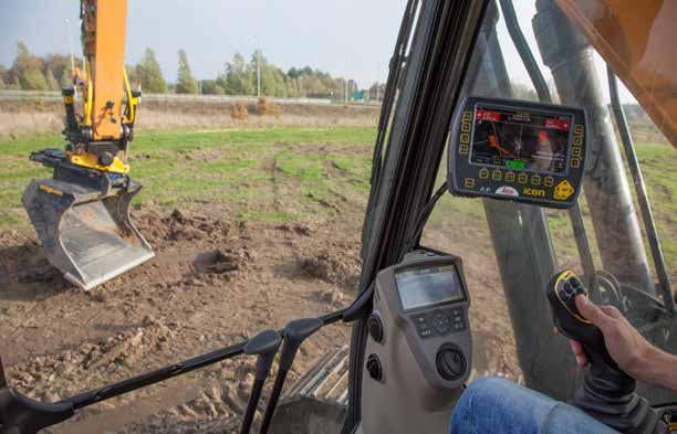 De combinatie van de Leica ixe CoPilot autotilt en een engcon draaikantelstuk levert het beste uit twee werelden wanneer het er om gaat graafmachines effectiever te maken - Wij zijn er trots op dat