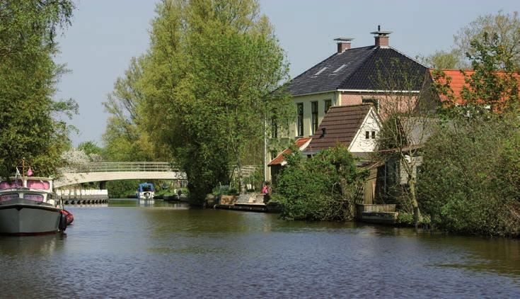 Ten noorden van het dorp ligt natuurgebied de Flearen.