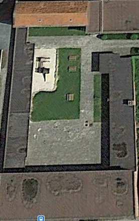 Plan dorpshuis Stut Afda k 4 * 18 Zandba k Gras 6 * 12 meter 2,5 m hoog Gras 12 * 8 meter Spit Kass a + jene ver WC