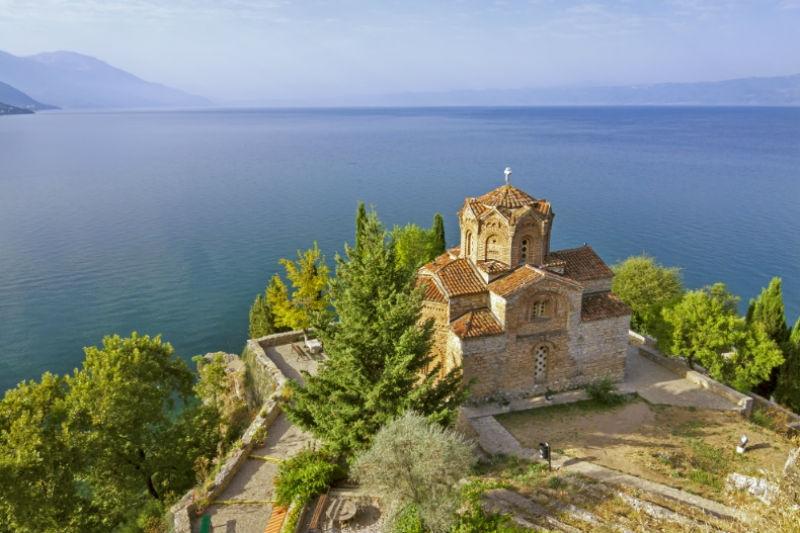 Dag 18: Ohrid Vrije dag. Ohrid ligt aan de oevers van het gelijknamige meer en wordt als een van de oudste nederzettingen van Europa gezien.