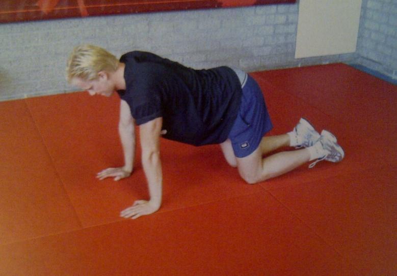 HIP EXTENSION Stabiliteit Ga zitten op handen en