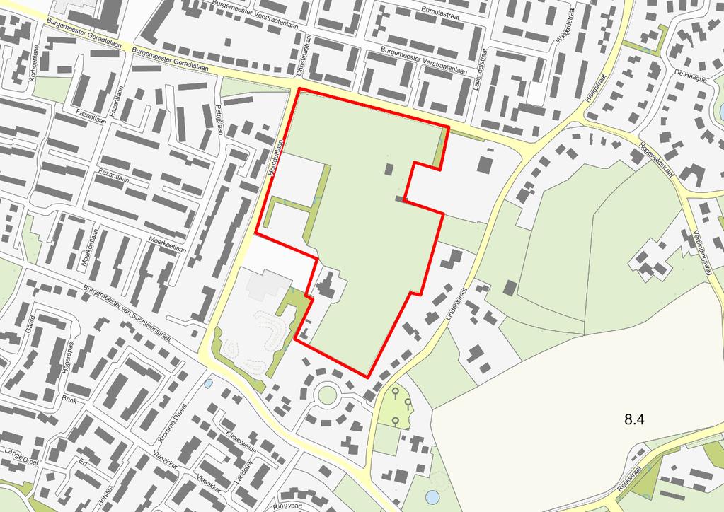 dakpannen, houten betimmering en spouwmuur; enkele gebouwen met dakpannen, houten betimmering en spouwmuur; houtsingels van verschillende soorten bomen en heesters, waaronder es (Fraxinus spec.