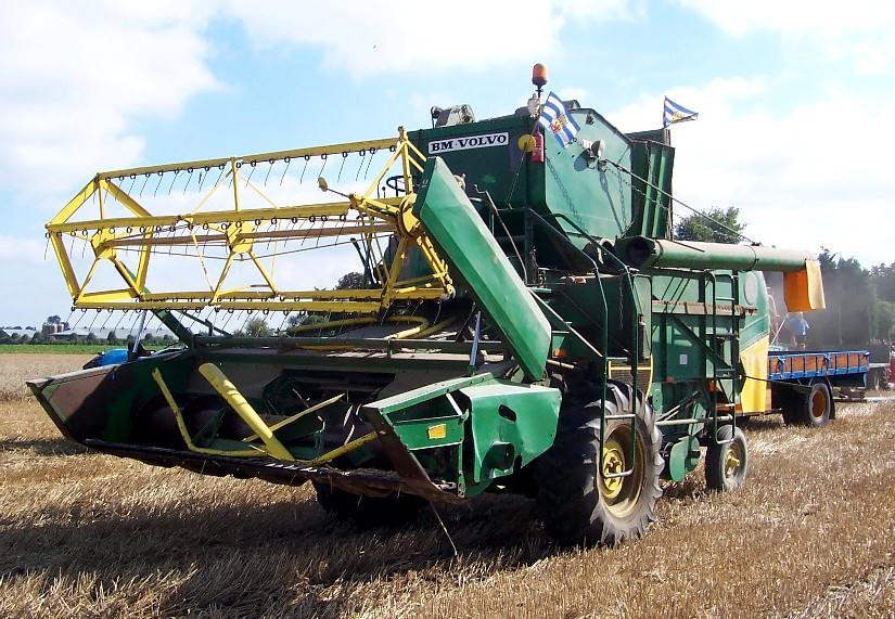 Hoe gaat het verder. In 1960 werd Arvika Thermaenius (AVA) ingelijfd. Dit was een combine en werktuigen fabrikant gevestigd in Hallsbers. Deze fabriek werd de thuisbasis voor de combine productie.