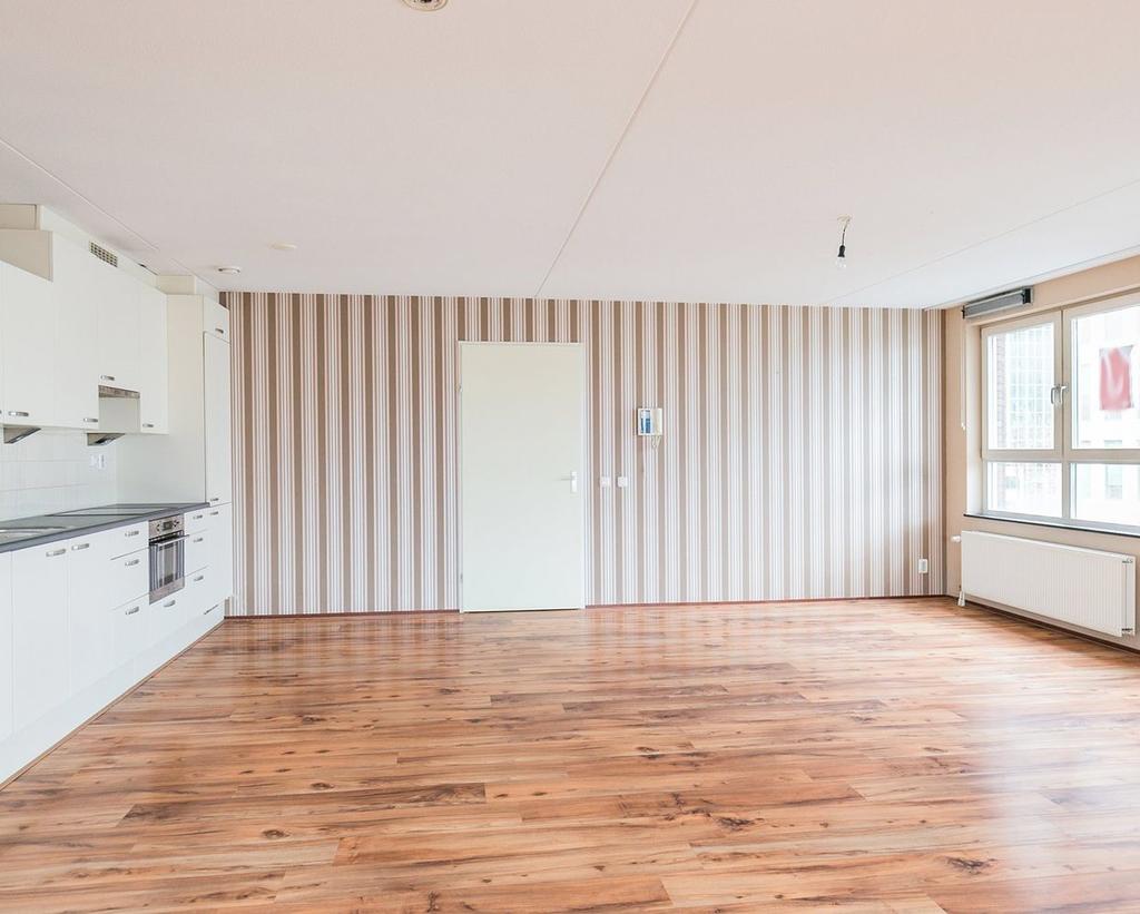 Kenmerken Soort Type Kamers Woonoppervlakte Perceeloppervlakte Inhoud galerijflat appartement 3 115 m² 0 m² 350 m³ Bouwjaar Tuin Garage