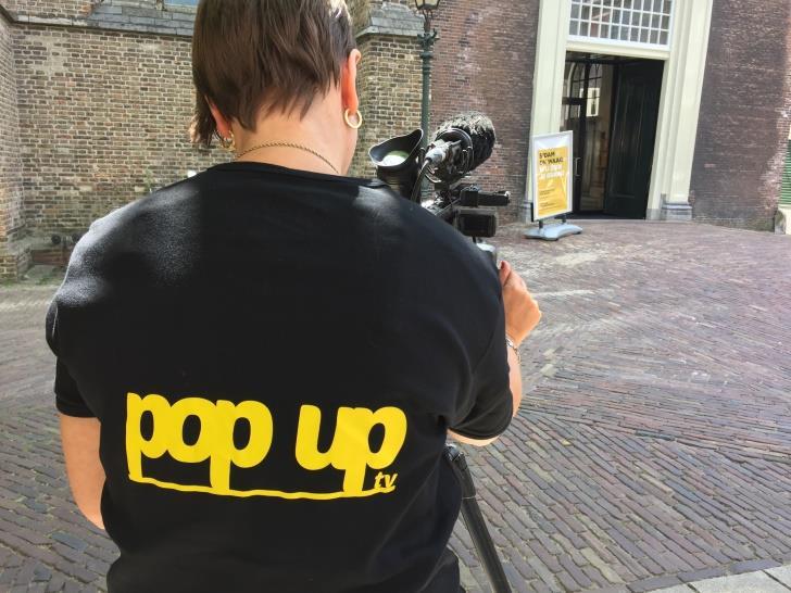 De livestream kan zowel tussen de programma s van PopUpTv door, als op een eigen projectpagina op