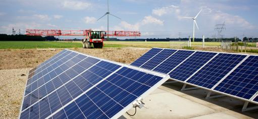 5. GROOTSCHALIGE ZONNE-ENERGIEVOORZIENING Op Lelystad Airport wordt een zonne-energievoorziening ontwikkeld die zoveel mogelijk in de eigen energiebehoefte moet voorzien.
