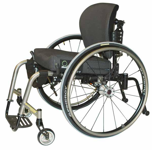 Het bevestigingssysteem kan worden geïnstalleerd en aangepast, terwijl de gebruiker in de rolstoel zit. / Vous pouvez installer et régler la fixation avec l'utilisateur assis sur le fauteuil roulant.