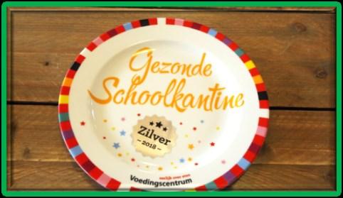 2017-2018 Zilveren schaal voor kantine We zijn er trots op dat ons gezondere aanbod in de kantine is beloond met de zilveren schaal van het Voedingscentrum.