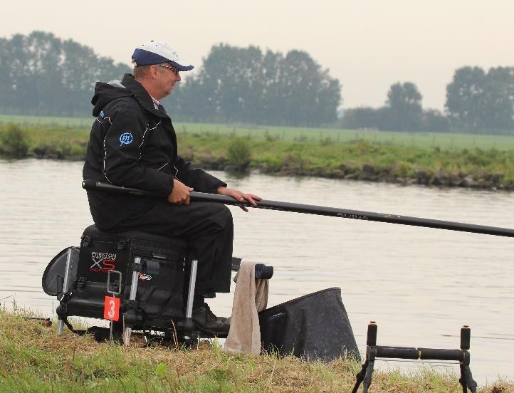 Oranje Kampioenschap najaar feestweek Sassenheim 2017. In samenwerking met de Sikkens Hengelsport Vereniging is het Oranje kampioenschap 2017 aan de Ringvaart van de Haarlemmermeer gevist.