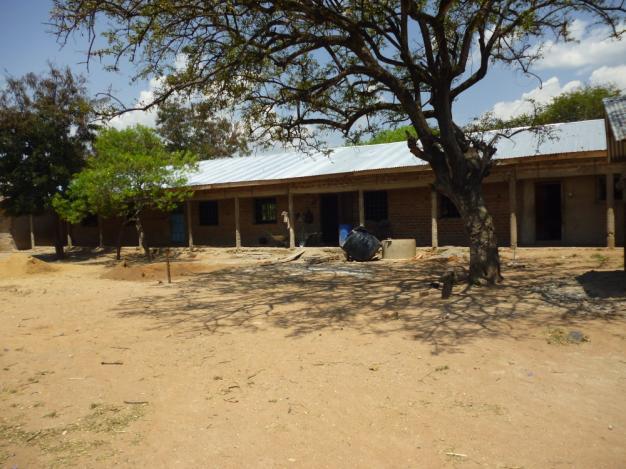 Op andere scholen werden onvoltooide klaslokalen afgewerkt en werden oude lokalen gerenoveerd.