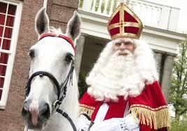 Sinterklaas Het is bijna zover! Morgen komt Sinterklaas aan in Zaandijk en brengt hij ook een bezoek aan Landsmeer.