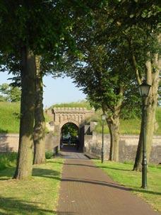 Naarden zijn veel natuur- en recreatieve waarden aanwezig.