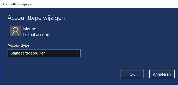 strator (dit kan overigens ook via het configuratiescherm, onderdeel Gebruikersaccounts, link Een ander account beheren, selecteer het te wijzigen account, link Het accounttype wijzigen).