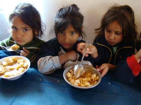 Bulgarije Conferentie centrum, Alfabetiseringcursus, Roma gaarkeukens Roumen Ivanov directeur Gaarkeuken voor Roma-kinderen Alfabetiseringscursus Mission Possible heeft 11