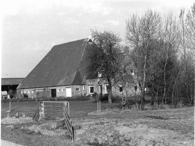 142 A92 9022 BK Skillaerd 4 Swierstra, Dooitse & Ruurdtje Boerderij in 1872 gebouwd i/o van Buma. In 1963 door brand verwoest. In 1965 hebrouw.