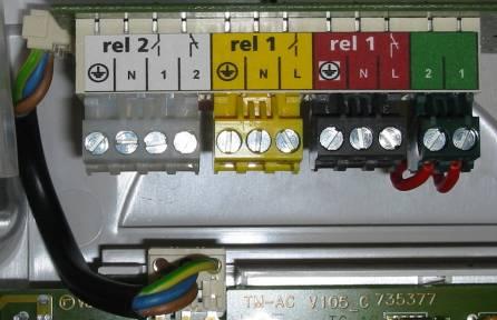 "2 uit 7" multifunctionele module, programmering - Programmeren van relais 1 met d.27 - Programmeren van relais 2 met d.