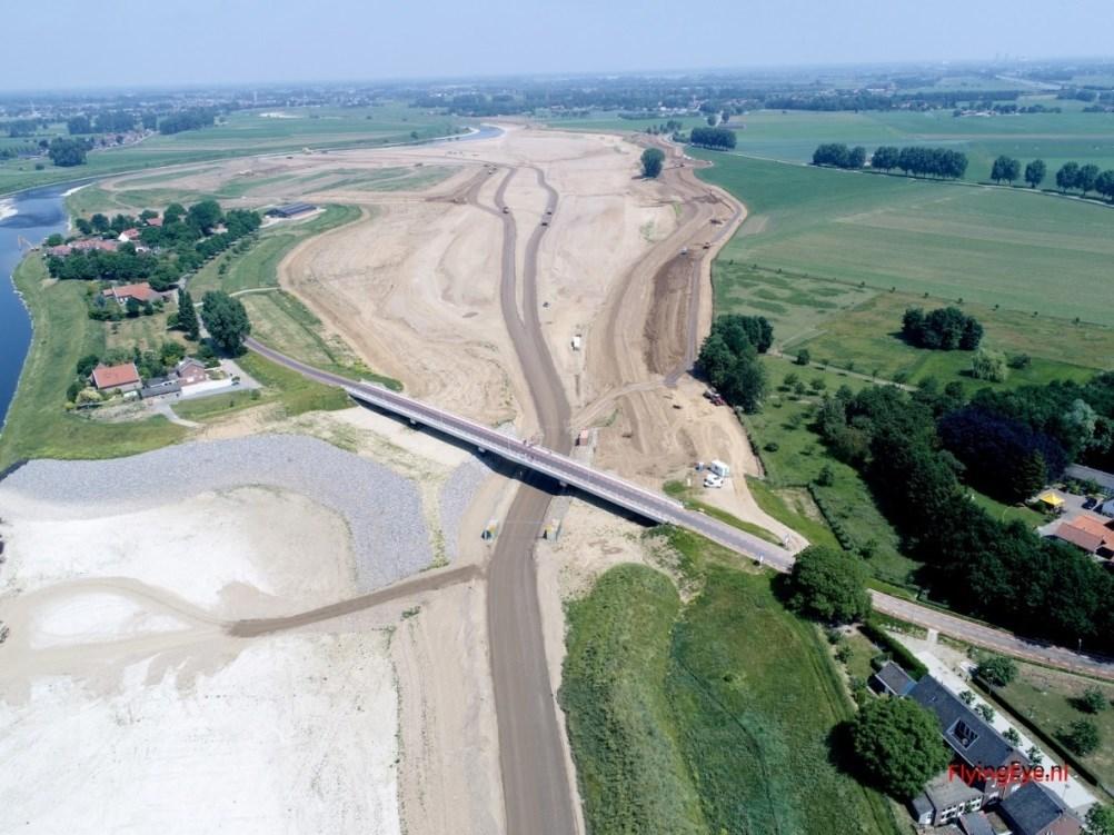 Hoogwaterbrug, rivierverruiming en kadewerkzaamheden bij Visserweert Monitoring In 2012 is tussen de Staat en het Consortium Grensmaas de Nadere Overeenkomst gesloten.