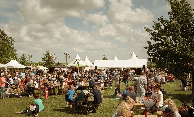 Tijdens het Pinksterweekend op 20 en 21 mei biedt de Olmenhorst plaats aan tientallen stands met eerlijk eten