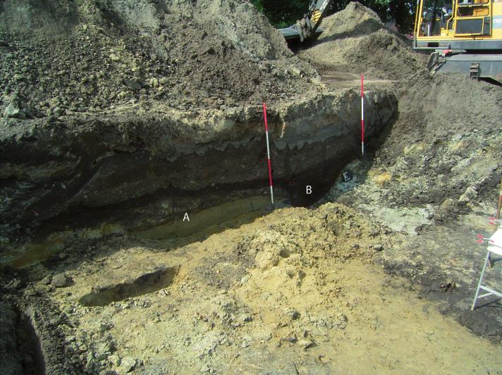 het onderzoeken en afwerken van de sporen uit het eerste onderzoek. De opgraving heeft tevens nieuwe sporen en structuren opgeleverd.