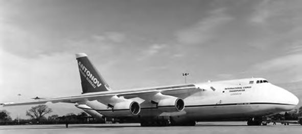 TEKST 2 1p # 2 Wat is er zo bijzonder aan dit vliegtuig? Het is het grootste goederenvliegtuig ter wereld.