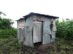 Naar de wens van Joop gaat de bouw van de huisjes onverminderd door en met hulp van de familie van Joop zet Martin het werk voort.