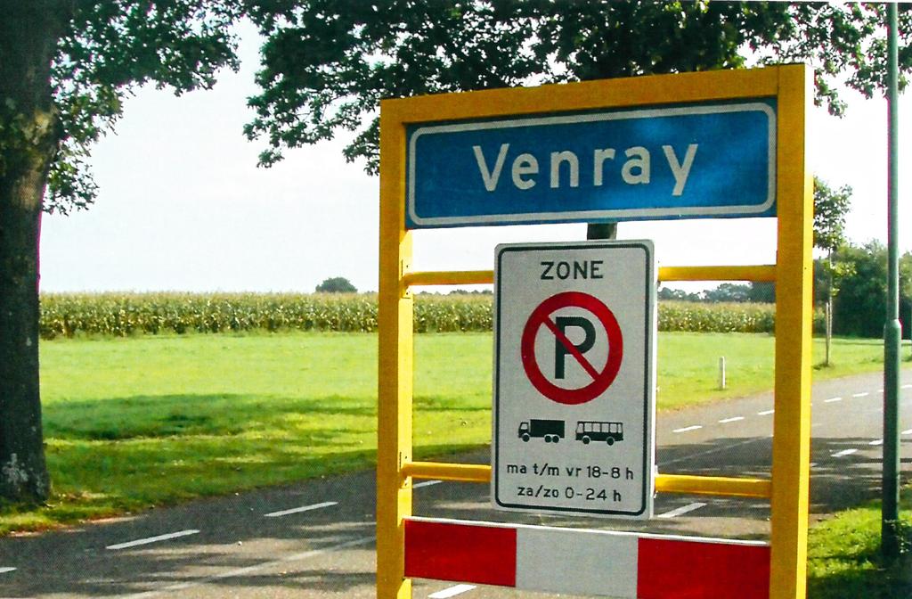 Onderwijs In Venray is een grote verscheidenheid aan onderwijsfaciliteiten zoals basisscholen, speciaal onderwijs, voortgezet onderwijs, middelbaar- en beroepsonderwijs en de Volksuniversiteit.