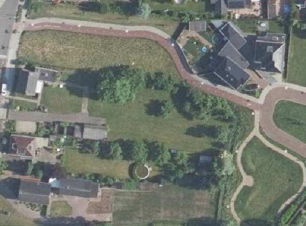 De ligging van het plangebied wordt met de rode marker in de cirkel aangeduid (bron kaart: Provincie Overijssel). 2.