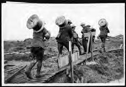 Tijdens de Eerste Wereldoorlog bestond de telefoon al. In de loopgraven werden die ook al gebruikt.